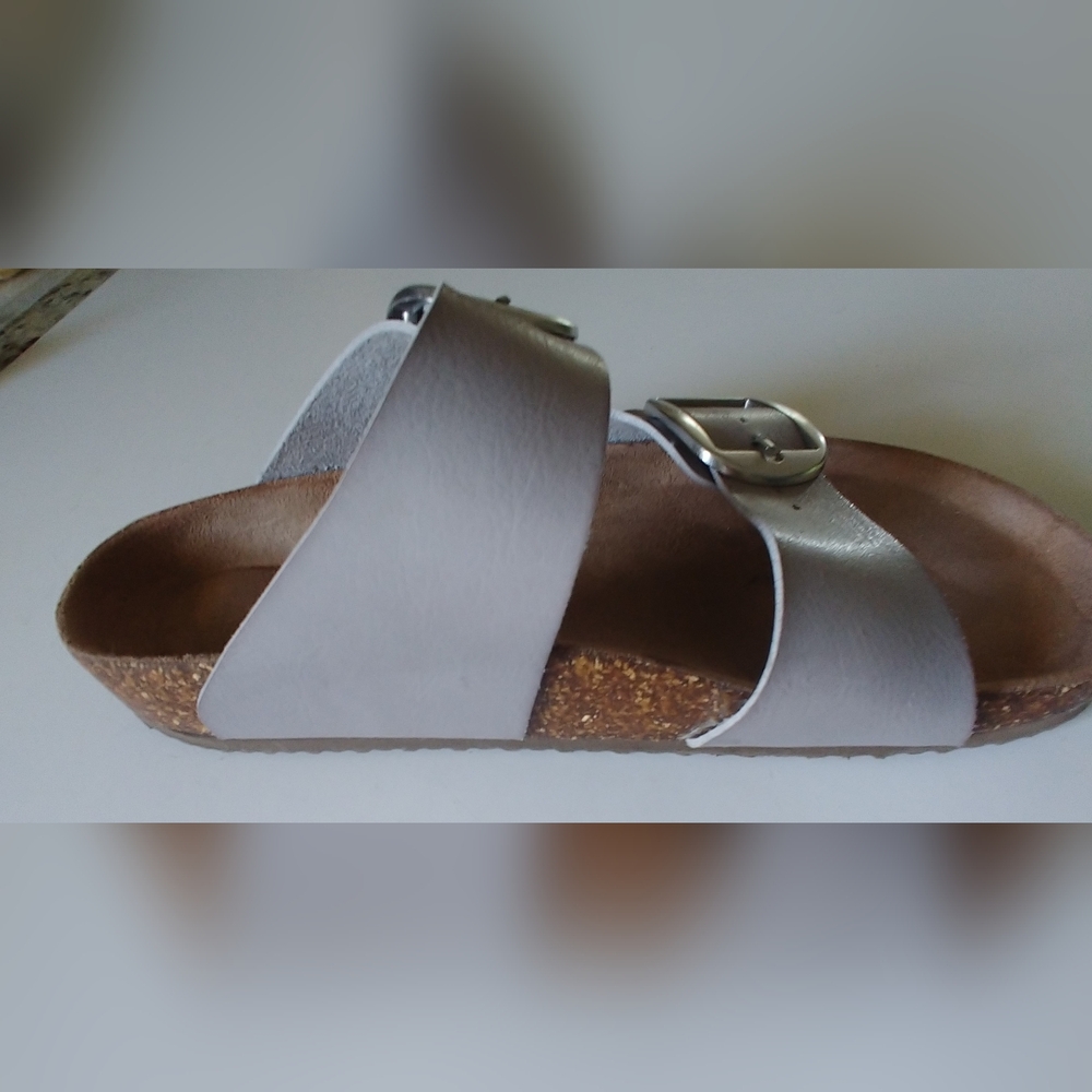 Double-Buckle Slide Sandals in Dove Gray. Size 8 - Picture 4 of 10